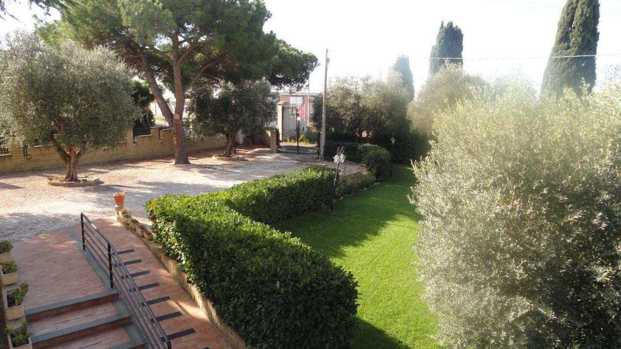 Bed And Breakfast La Corte Degli Ulivi Civitavecchia Dış mekan fotoğraf
