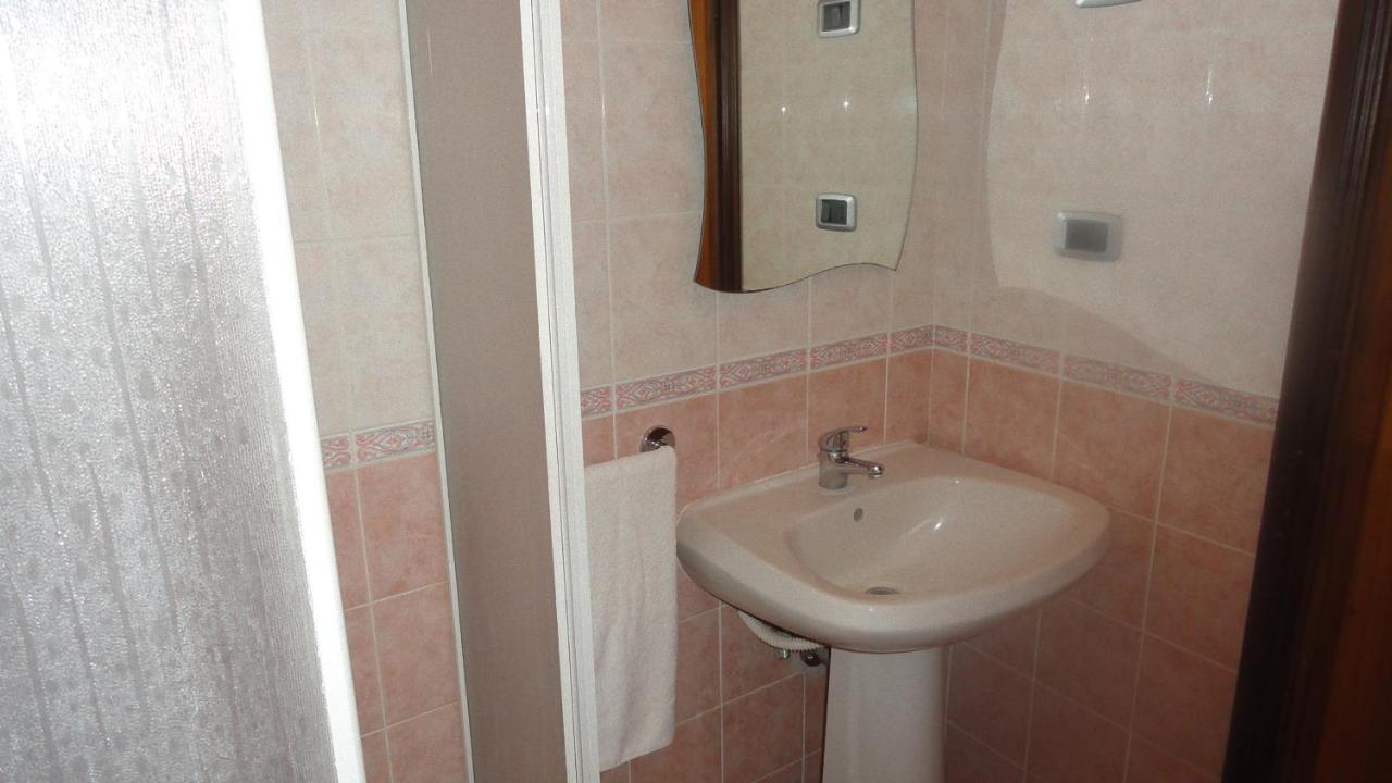 Bed And Breakfast La Corte Degli Ulivi Civitavecchia Oda fotoğraf