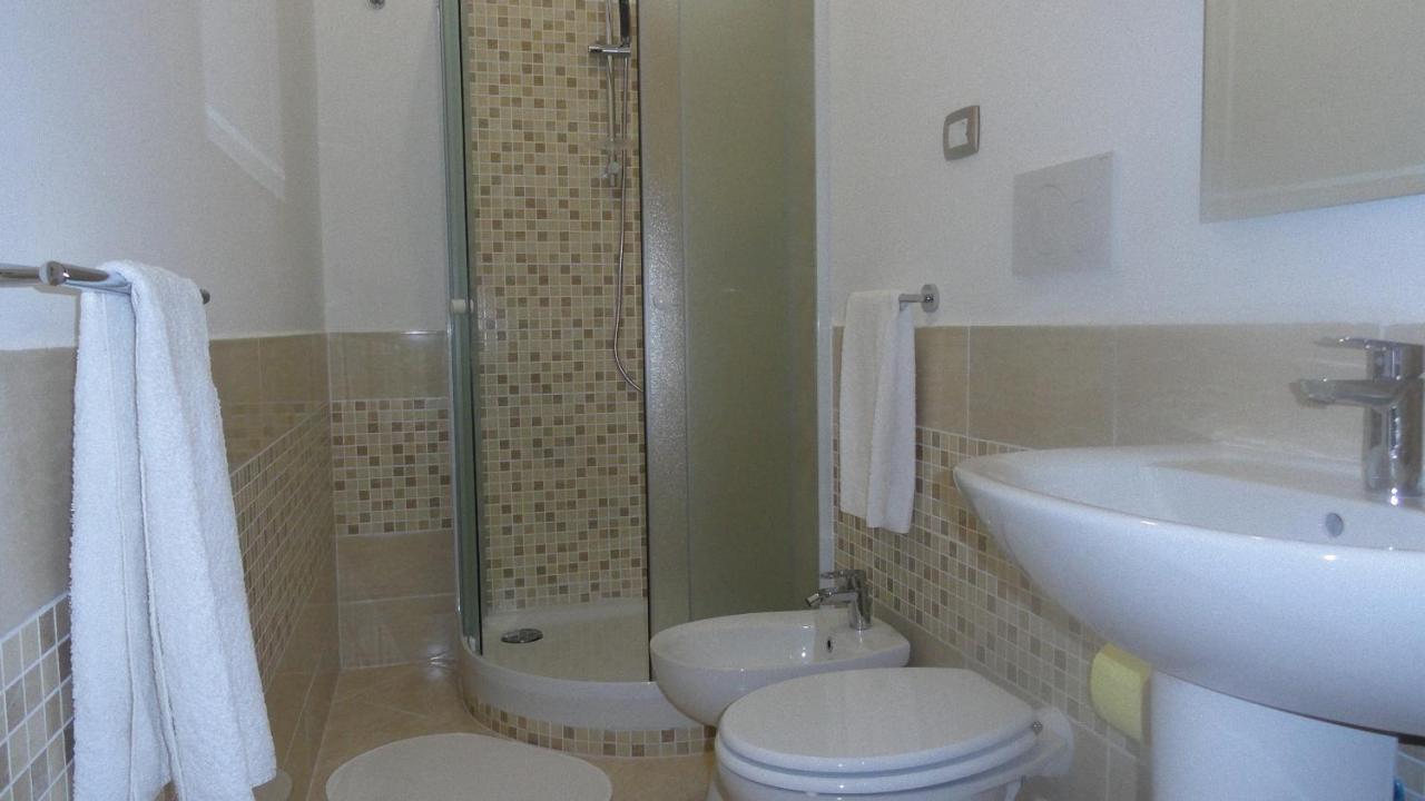 Bed And Breakfast La Corte Degli Ulivi Civitavecchia Oda fotoğraf